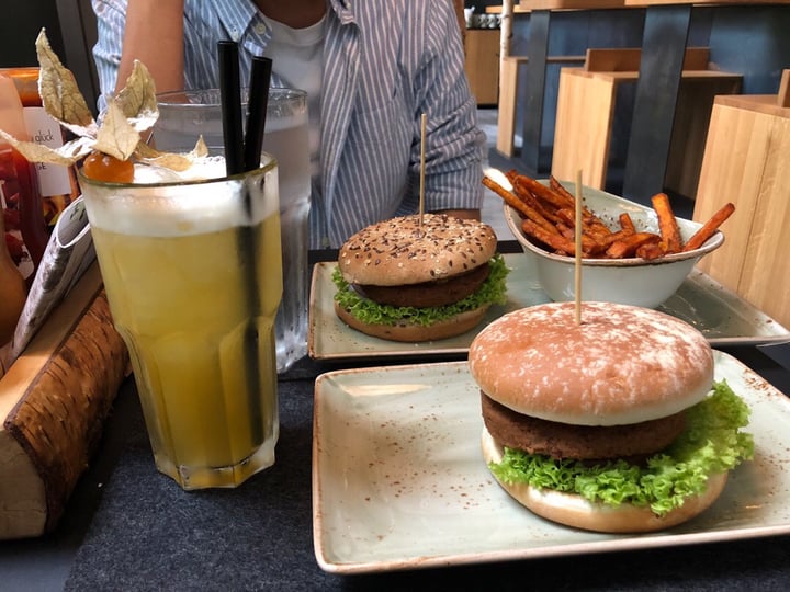 review photo of Hans Im Glück German Burgergrill Vegan burgers shared by @towmato on 11 Jul 2018 - review