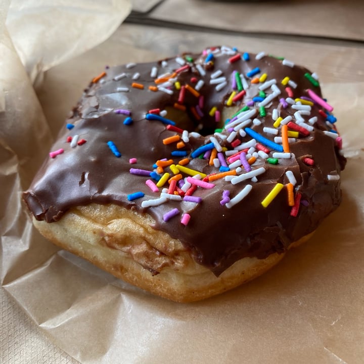 photo of United By Blue Chocolate Iced Dotties Donuts shared by @curvycarbivore on  21 Nov 2021 - review