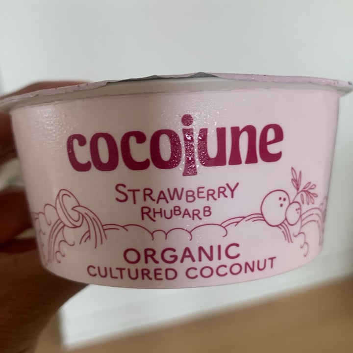photo of cocojune Strawberry Rhubarb Cultured Coconut Yogurt shared by @anasoto on  23 Aug 2021 - review
