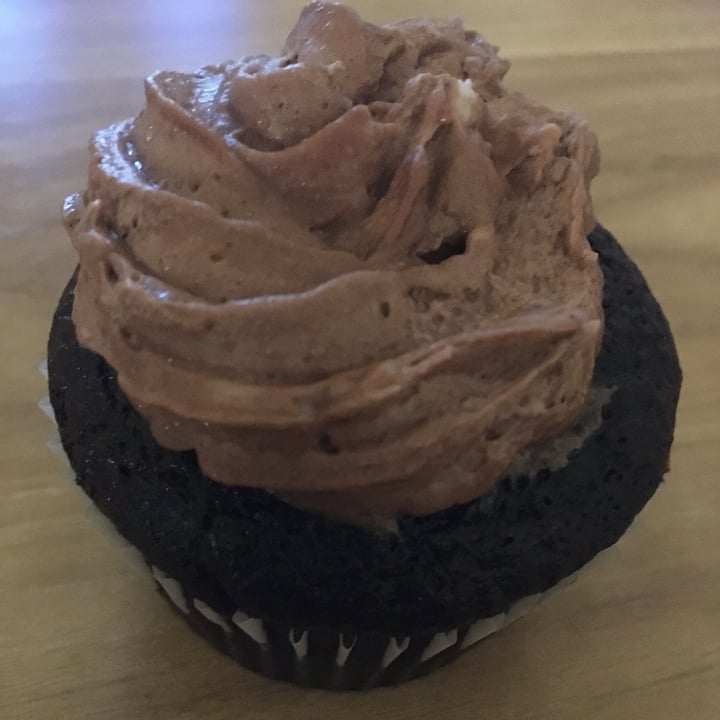 photo of Cruzer Pizza Vegan Organic Cupcake shared by @sedahere on  29 Apr 2021 - review