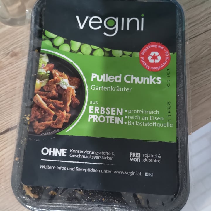 photo of Vegini Pulled Chunks shared by @luluvicy on  11 May 2022 - review
