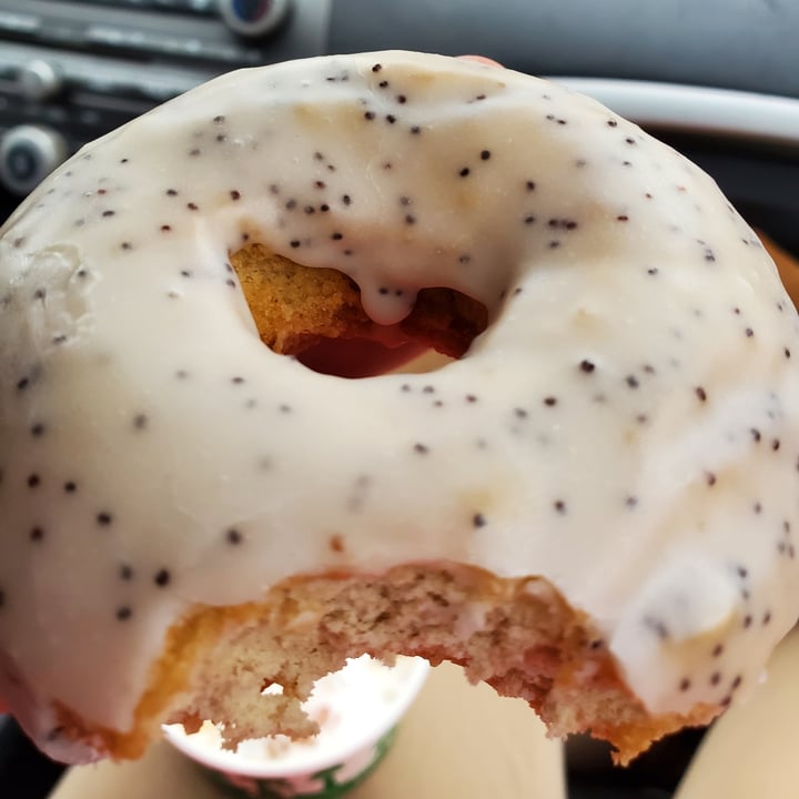 photo of Lovebirds Donuts Lemon Poppy Donut (GF) shared by @bocca on  18 Dec 2022 - review