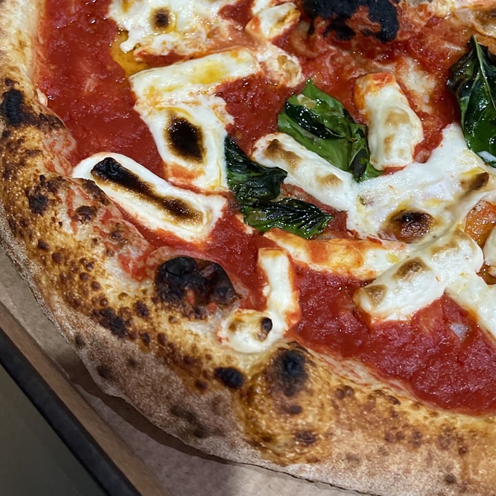 photo of Garden Pizza Terrassa Pizza margarita shared by @gabi1603 on  05 Jul 2022 - review