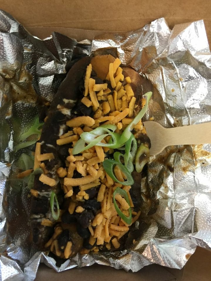 photo of Evan's Organic Eatery Jumbo chili cheese dog shared by @annesemenak on  22 Nov 2018 - review