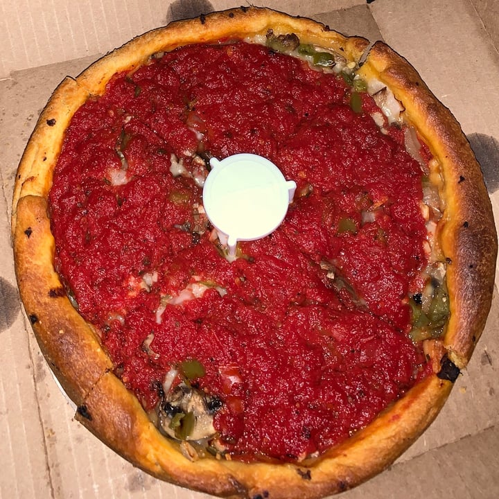 photo of Giordano's Vegan Deep Dish shared by @cyost on  02 Oct 2020 - review