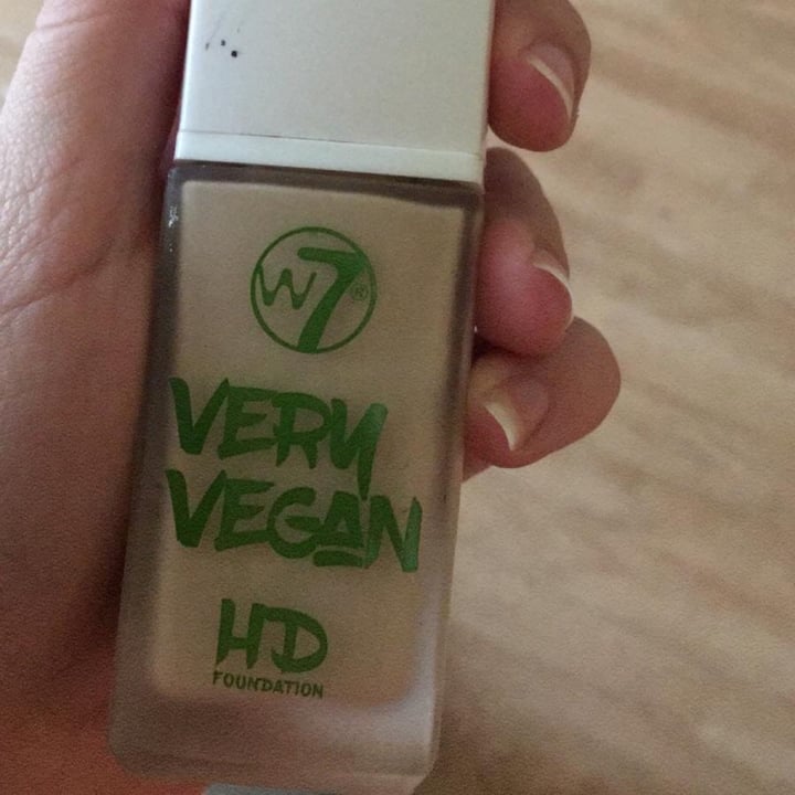 review photo of W7 Makeup & Cosmetics Foundation shared by @nievess on 14 Jul 2020 - review