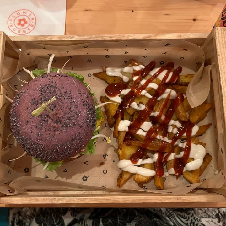 review photo of Flower Burger Flower Burger shared by @giadabi on 23 Aug 2022 - review