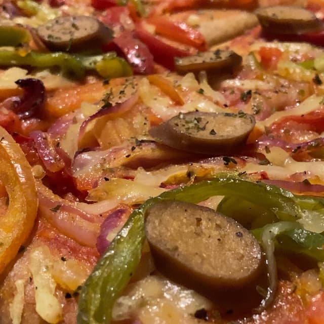 Photo of the dish “Pizza con salchicha vegana”