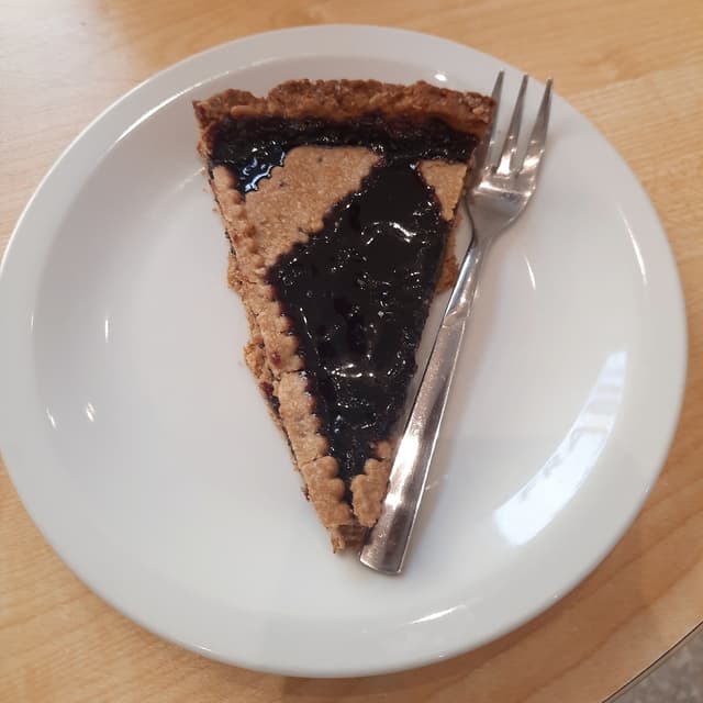 Photo of the dish “Crostata Vegana Fiori Di Sambuco E Frutti Di Bosco”