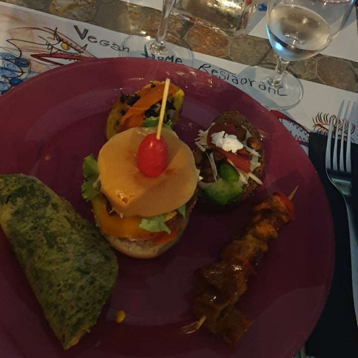 photo of LoLo - HOME & Vegan Restaurant apericena con menù degustazione shared by @alexbaccini on  15 Sep 2022 - review