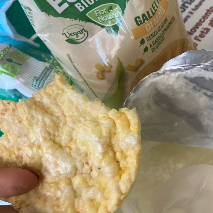 photo of Amo Essere Veg Gallette Di Mais shared by @simplyanuser on  23 May 2022 - review