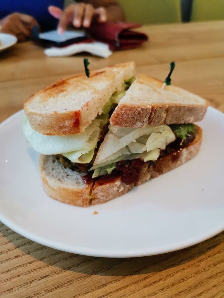 photo of Cedele Bakery Café Teriyaki Mushroom Millet Burger shared by @shalini97 on  04 Apr 2019 - review
