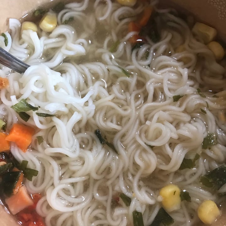 photo of Ocean's Halo Big bowl of noodles (vegan Thai coconut ) shared by @yoganaorganabanana on  31 Mar 2021 - review