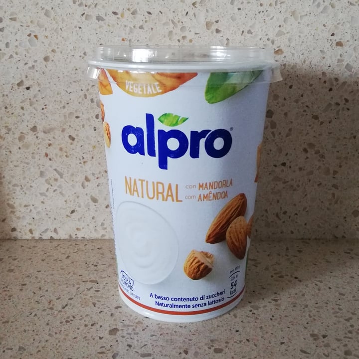 review photo of Alpro Yogurt Natural con Mandorla/Amande shared by @dennibod on 12 Sep 2022 - review