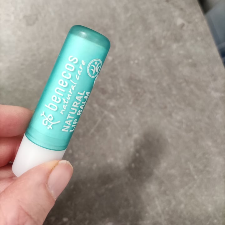 review photo of Benecos Bálsamo labial de Menta shared by @polvaries on 08 Dec 2021 - review