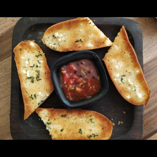 Photo du plat “Herb garlic bread”