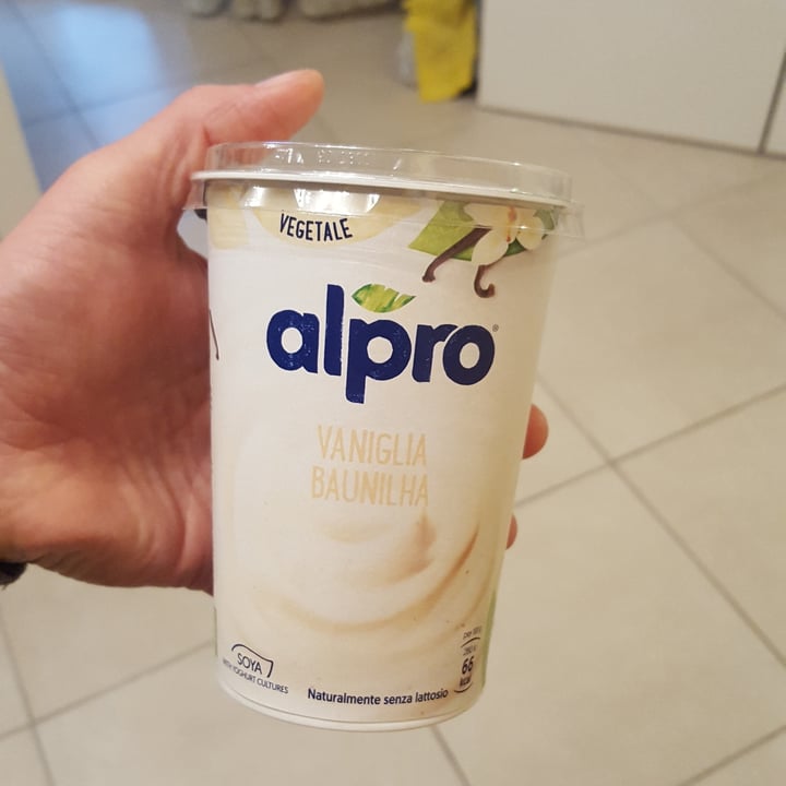review photo of Alpro Yogurt vaniglia shared by @vegalle on 26 May 2022 - review