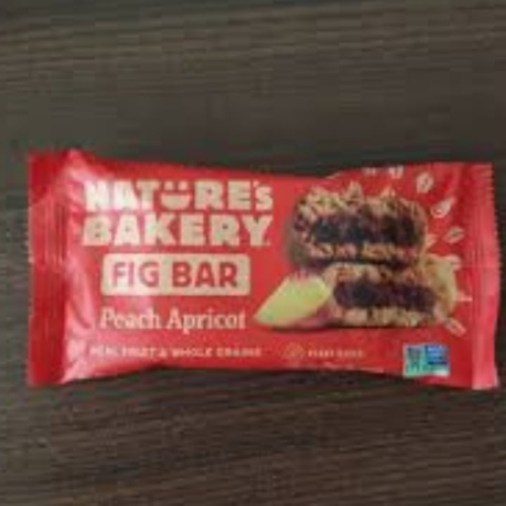 photo of Nature's Bakery Peach Apricot Fig Bar shared by @thatveganteen on  10 Sep 2021 - review