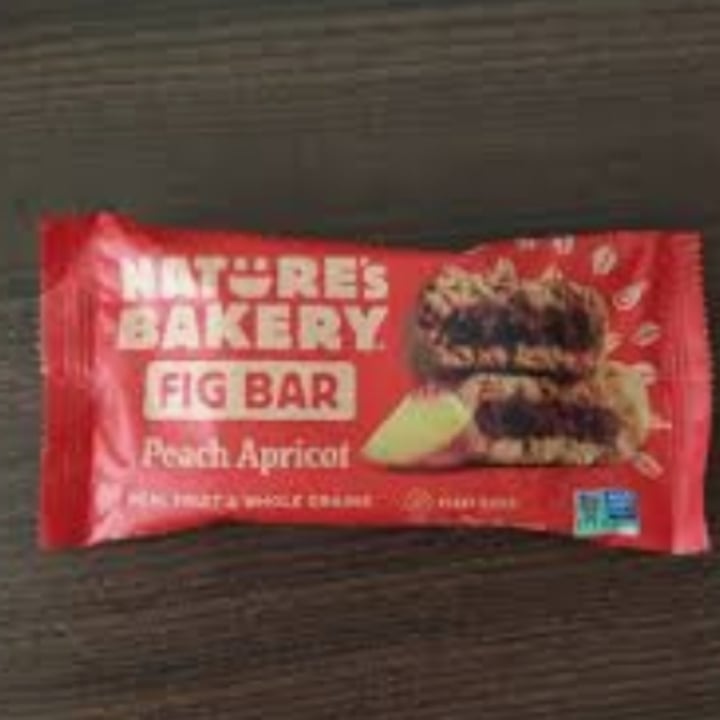 review photo of Nature's Bakery Peach Apricot Fig Bar shared by @thatveganteen on 10 Sep 2021 - review