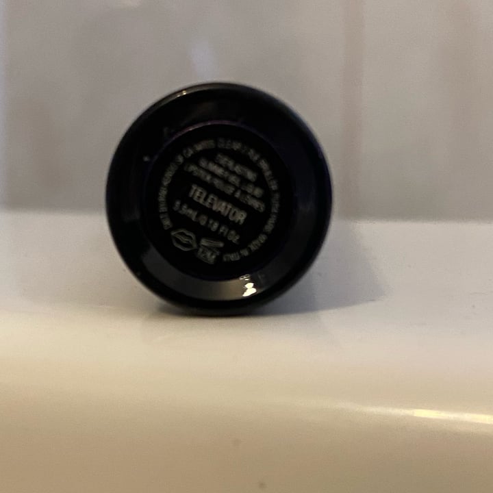 review photo of KVD Beauty Everlasting Glimmer Veil - Televator shared by @debeb on 19 Jun 2022 - review