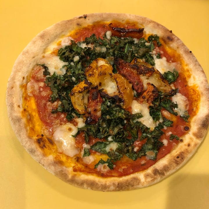 photo of The White Rabbit The Vegan Gardener Pizza shared by @southernveganupnorth on  22 Oct 2021 - review