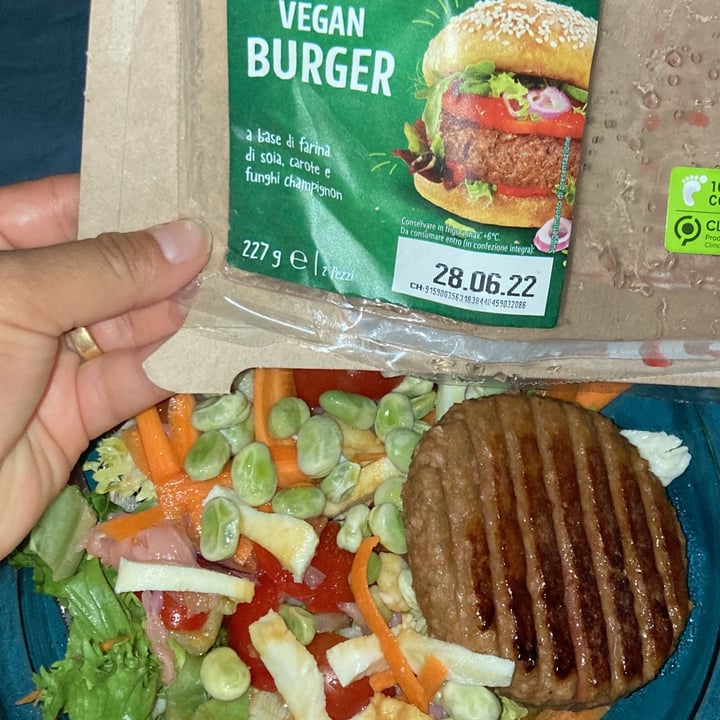 photo of Vemondo Vegan Burger shared by @jessicalmeida on  24 Jun 2022 - review