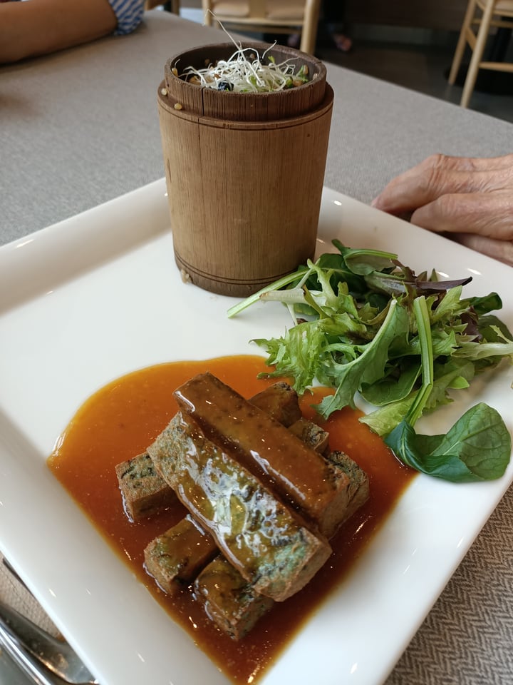 photo of Elemen @ HarbourFront Blue flower tofu with black truffle wild rice shared by @yamspotatoes on  26 Jan 2020 - review