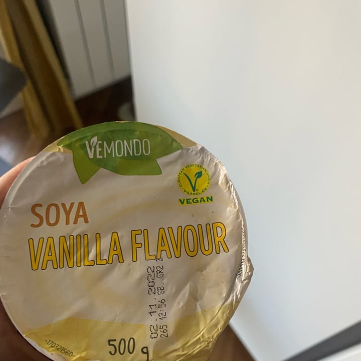 photo of Vemondo  yogurt Soya Vanilla Flavor shared by @growingup-nomad on  22 Oct 2022 - review