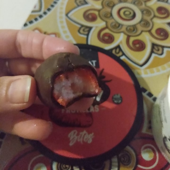 photo of Karinat Choco Vegan Frutillas Bites shared by @merysch on  11 Sep 2021 - review