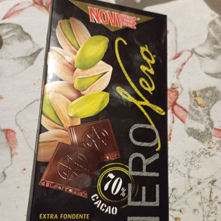 photo of Novi cioccolato al 70% con granella di pistacchio shared by @manu97 on  17 Oct 2022 - review