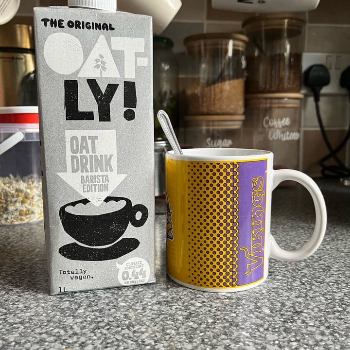 photo of Oatly Oat Drink Barista Edition  shared by @vegmart404 on  15 Aug 2022 - review