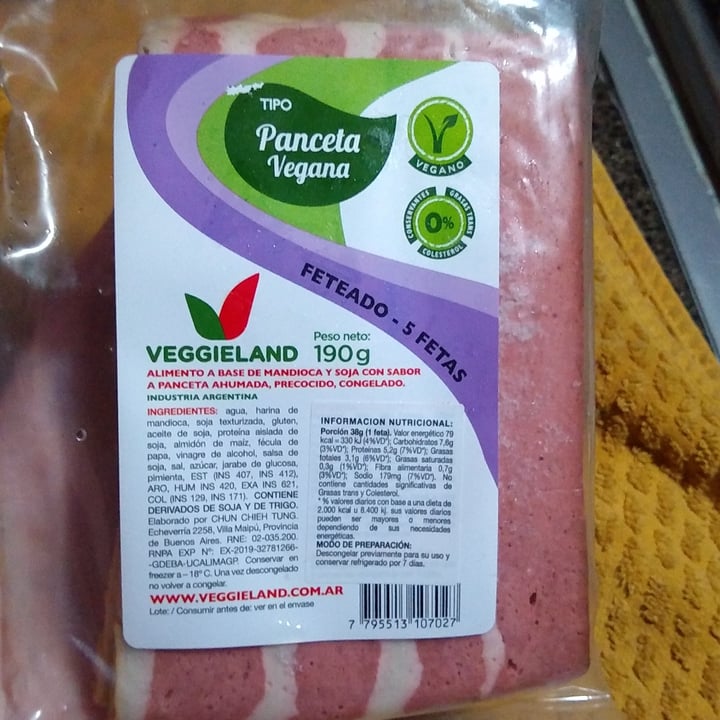 photo of Veggieland Panceta vegana shared by @ailiind on  13 Aug 2022 - review