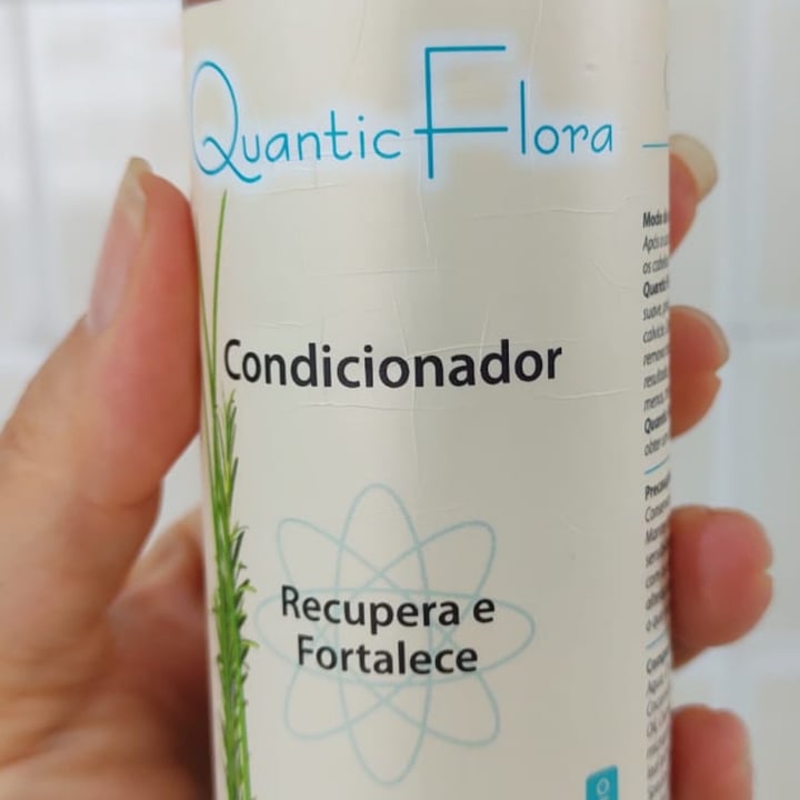 photo of Quantic flora Hair Conditioner shared by @myrian-araujo on  05 May 2022 - review