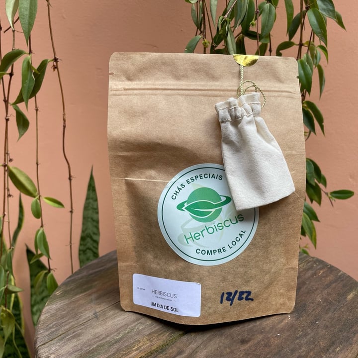 review photo of herbiscus chá especial shared by @juliabobrow on 17 Oct 2022 - review