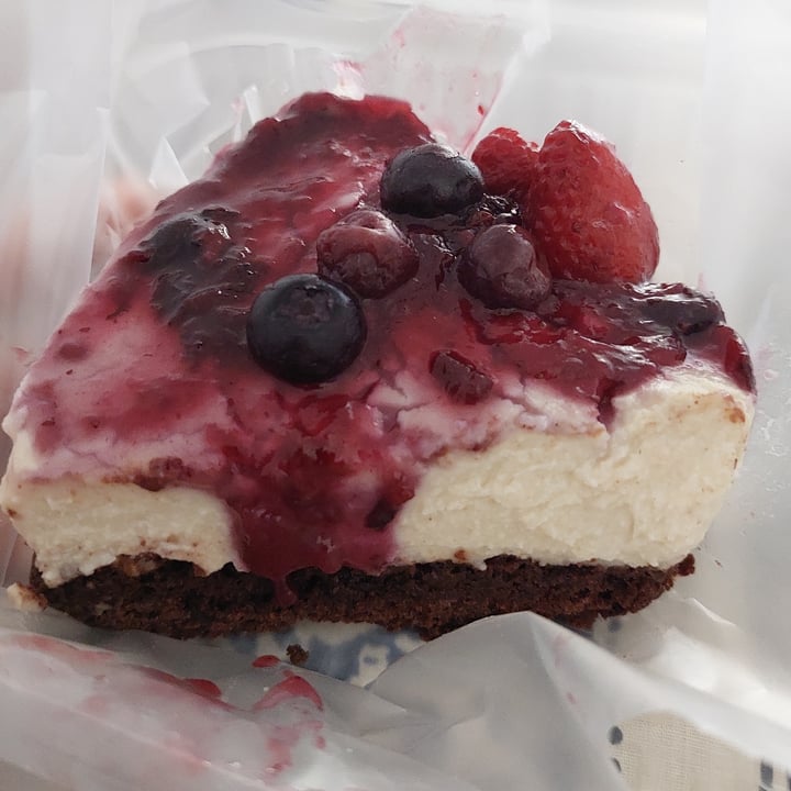 review photo of Veg & Soul Cheesecake shared by @tuliana on 20 Jun 2022 - review