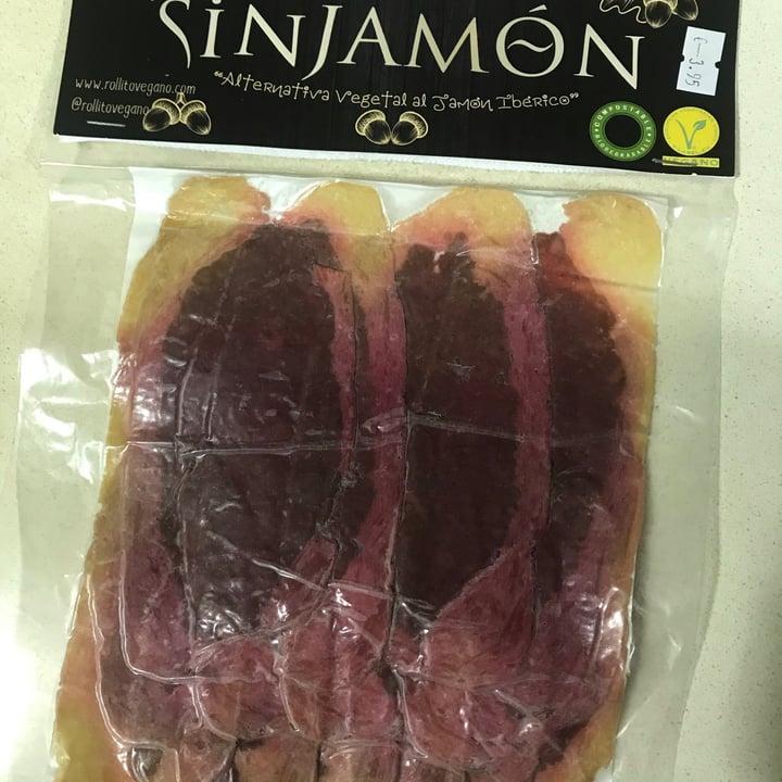 photo of Rollito Vegano Sin jamón shared by @rebevegana on  25 Dec 2020 - review