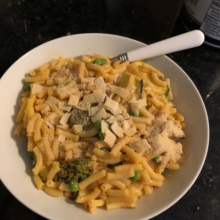 review photo of Annie’s Organic Vegan Mac Cheddar Flavor shared by @rlovett on 30 May 2020 - review