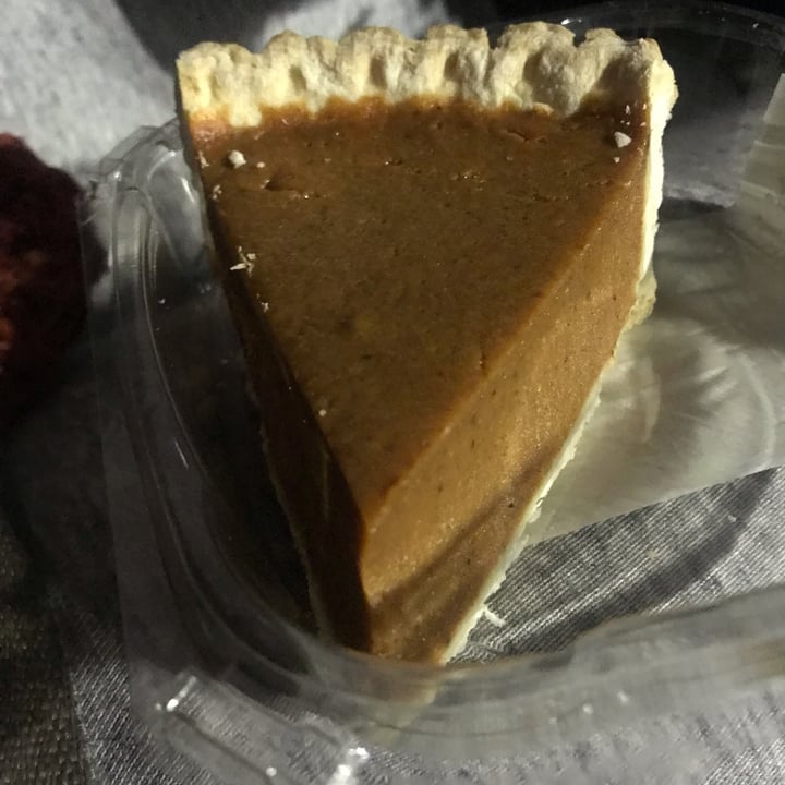 photo of Whole Foods bakery Pumpkin Pie shared by @sarahnorine on  10 Nov 2021 - review