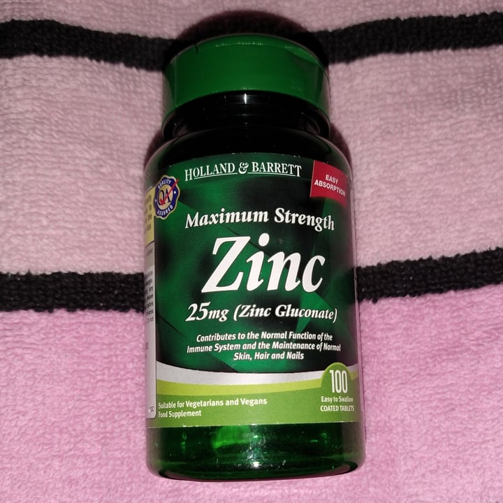 photo of Holland & Barrett Zinc shared by @rochelle1066 on  09 Dec 2020 - review