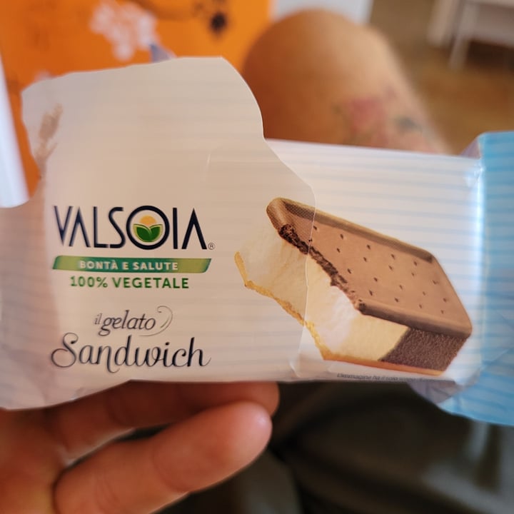 photo of Valsoia 8 sandwich il gelato shared by @lucasmarion on  10 Jul 2022 - review