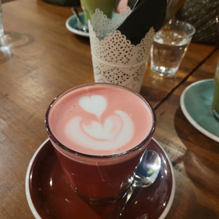 photo of LYR Speciality Coffee and Food Beetroot Latte shared by @mcc on  02 Dec 2022 - review