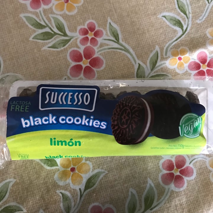 photo of Successo Black Cookies Rellenas Limón shared by @hipernova on  20 Dec 2021 - review