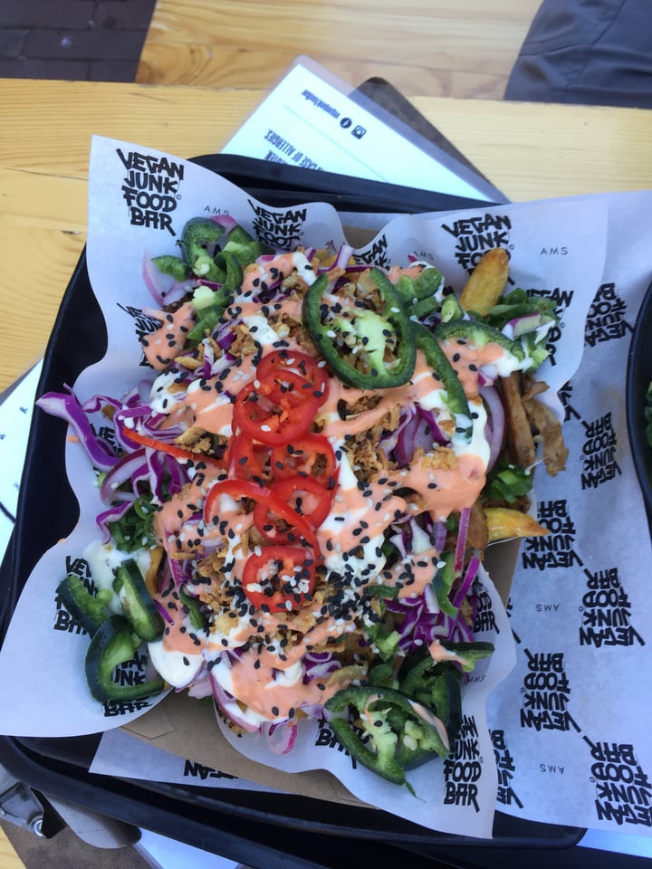 photo of Vegan Junk Food Bar Loaded fries (frites) shared by @klc on  03 Jul 2018 - review