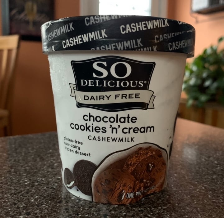 photo of So Delicious Dairy Free Chocolate Cookies N' Cream Cashewmilk Frozen Dessert shared by @stphsmth on  01 Apr 2020 - review