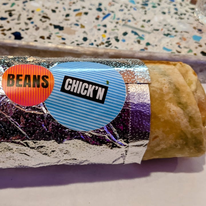 review photo of Club Mexicana Fried Chicken Burrito shared by @dyljohbar on 11 Jun 2022 - review