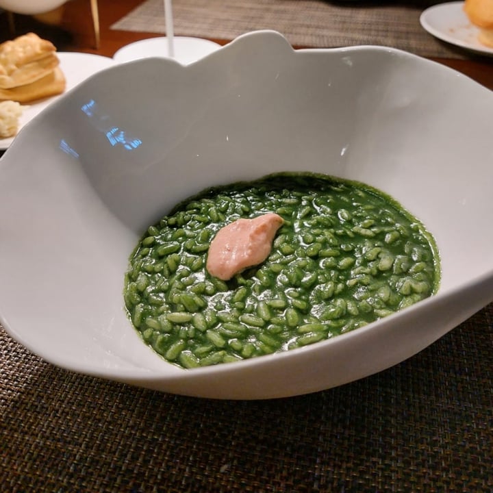 review photo of DanielCanzian Ristorante Milano Risotto alle ortiche e crema di fragole shared by @mimma on 19 May 2022 - review