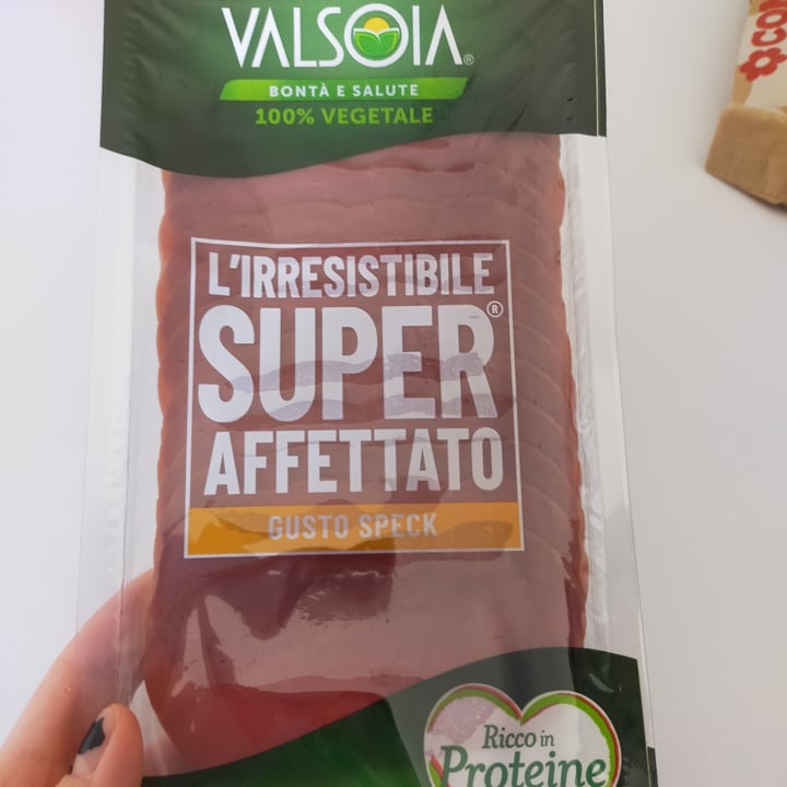 photo of Valsoia L’irresistibile super affettato Gusto speck shared by @nightmarebeforeveg on  14 Oct 2022 - review