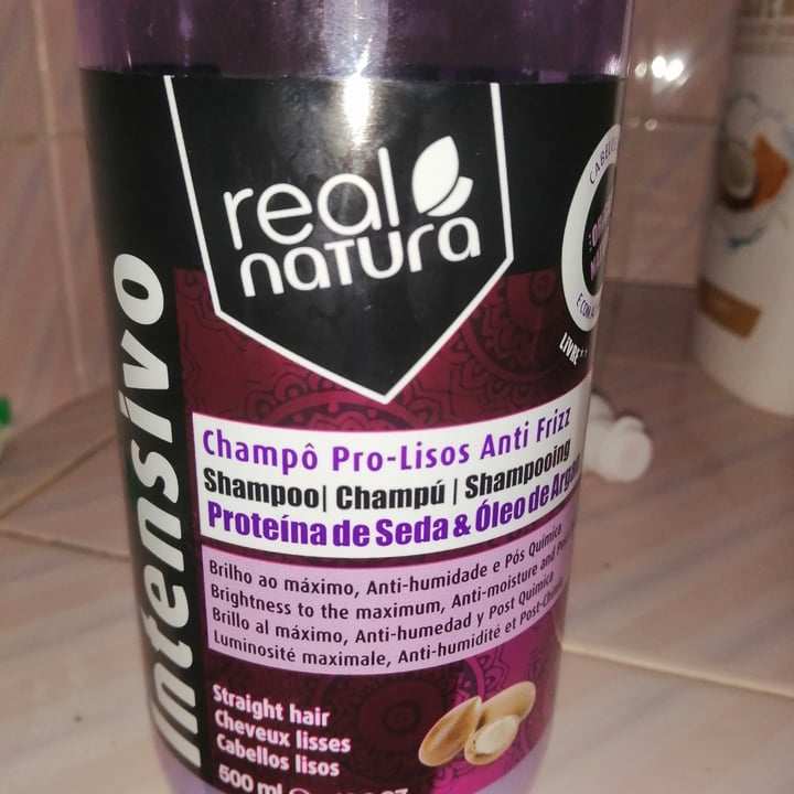 photo of Real Natura Shampoo - PRO danificados shared by @raquel70 on  07 May 2022 - review