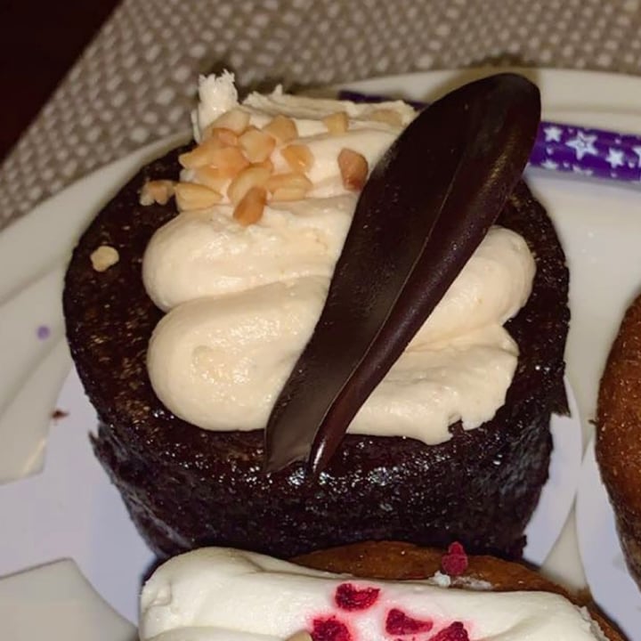 review photo of Fig Food Co. Vegan chocolate peanut butter cake shared by @hani-frangipani on 16 Oct 2021 - review