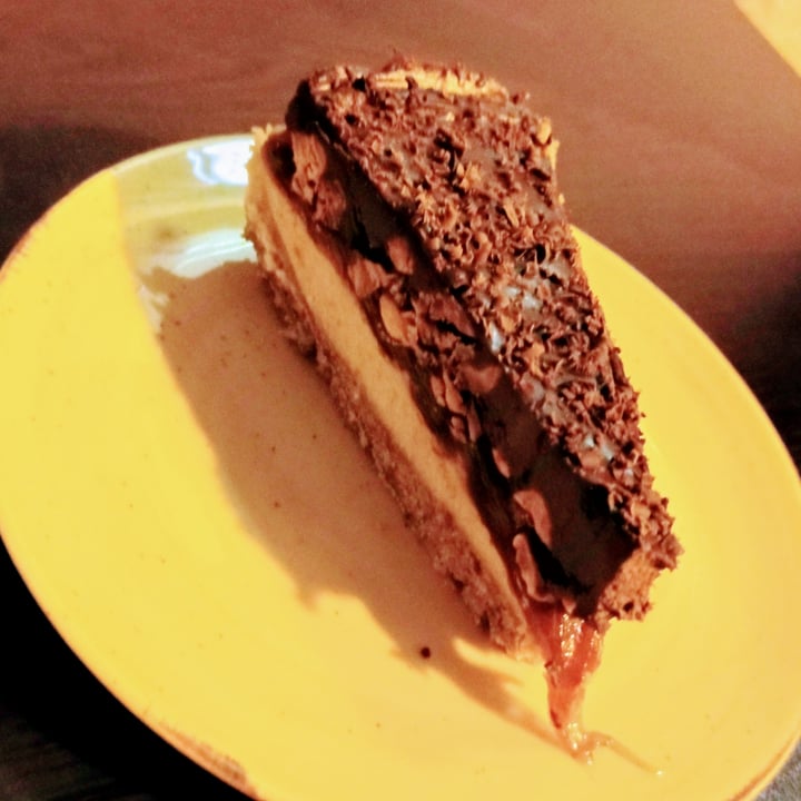 photo of Kong - Food Made With Compassion Tarte de Snickers shared by @moosuky-san on  12 Sep 2021 - review